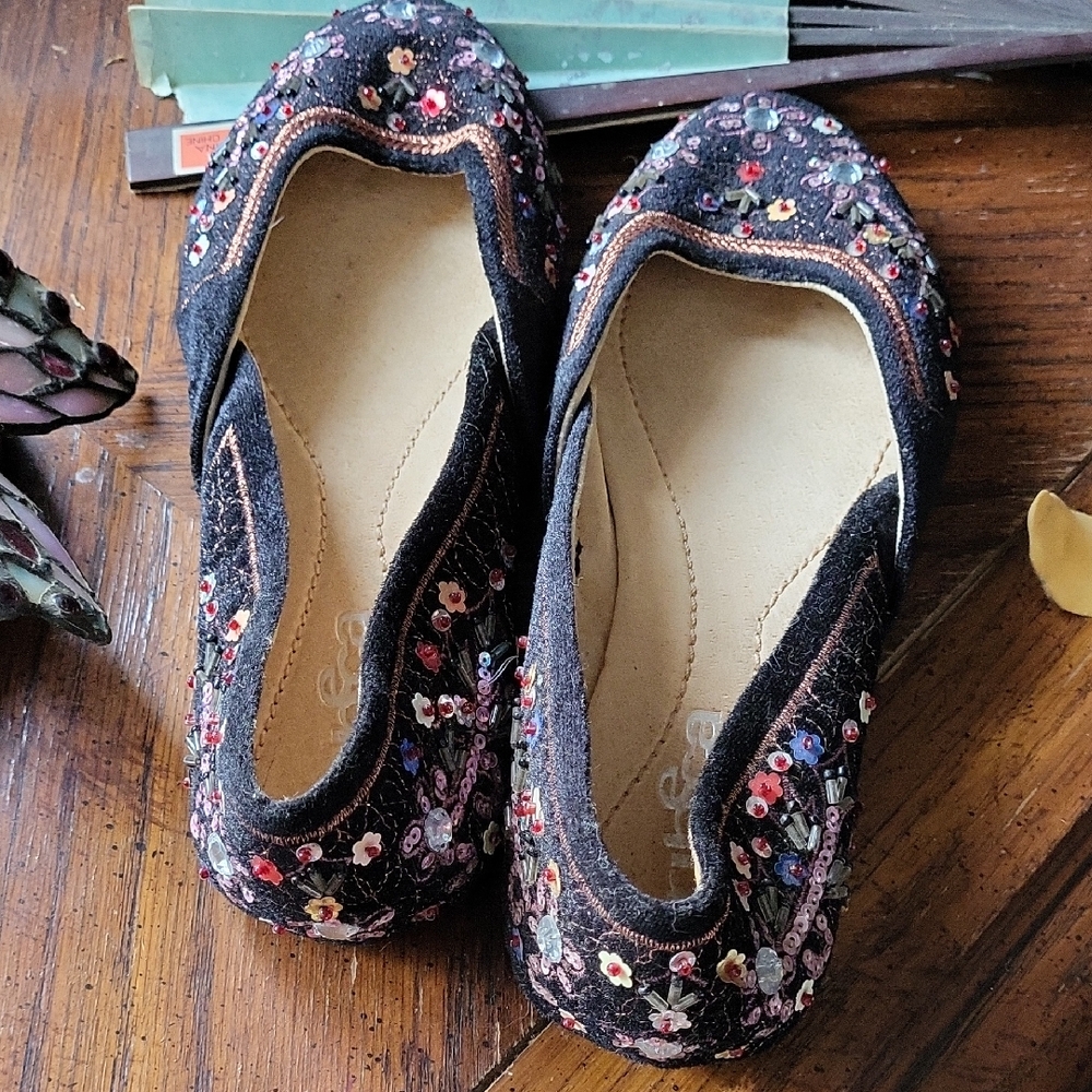 Black Embroidered Floral Ballet Flats for Women